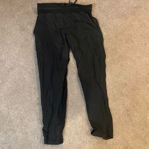 lululemon joggers worn size 6